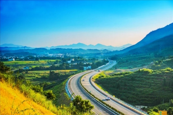 農(nóng)村公路讓老百姓出行變得更便捷。受訪方供圖