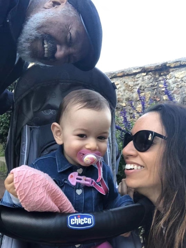 丹尼爾和家人在北京。圖片由受訪者提供