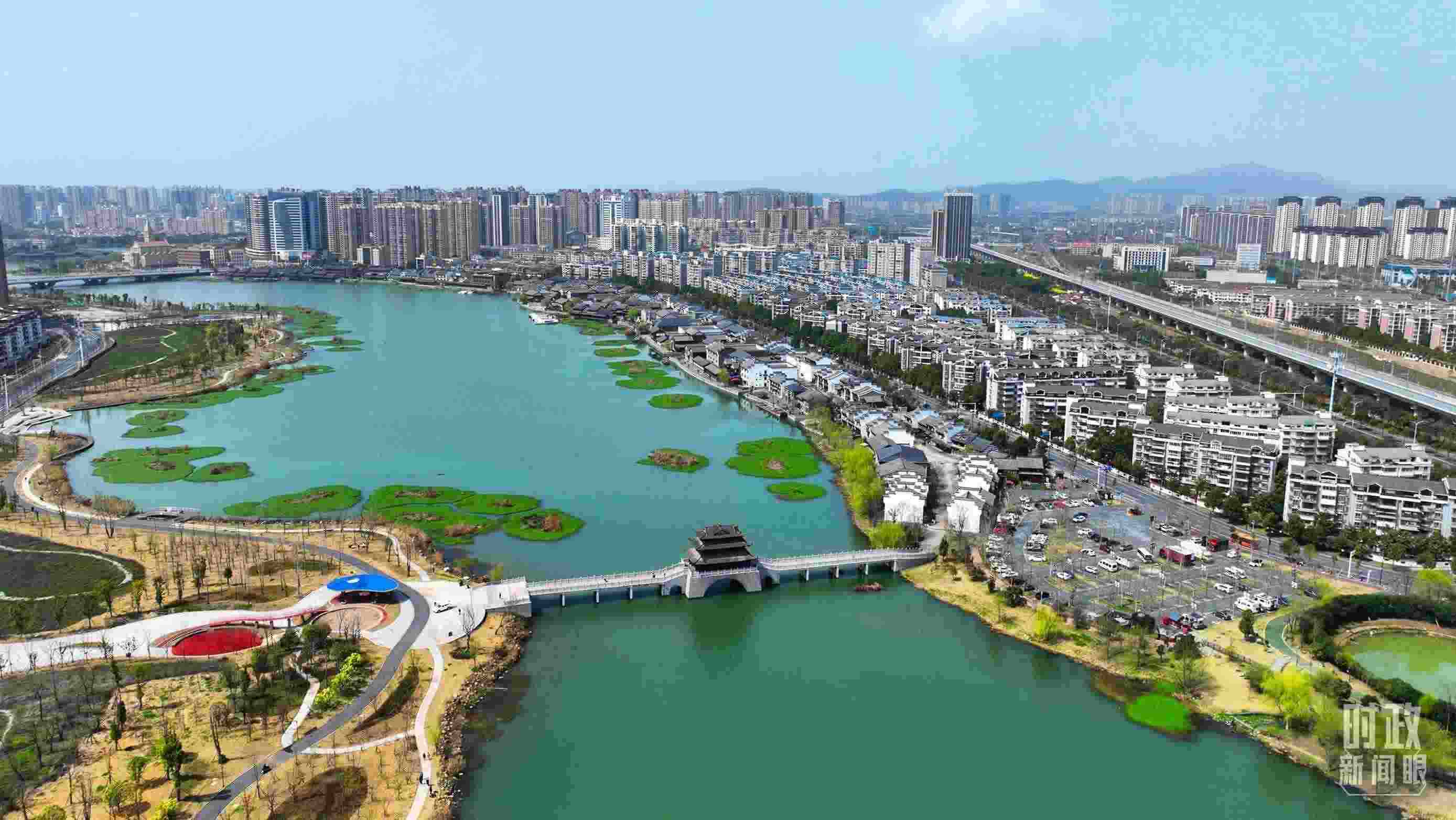 湖南常德。此次座談會(huì)前，習(xí)近平在長沙、常德兩地實(shí)地考察。（總臺(tái)央視記者范凱拍攝）