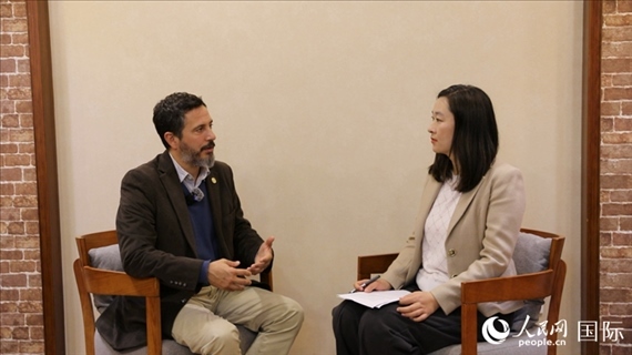 阿根廷布宜諾斯艾利斯大學(xué)阿根廷—中國研究中心主任、阿根廷知名漢學(xué)家畢嘉宏（Ignacio Villagran）接受人民網(wǎng)記者專訪。人民網(wǎng)記者 周雨攝