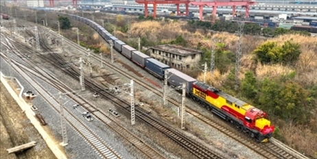 全國鐵路實行新的貨物列車運行圖。國鐵集團供圖