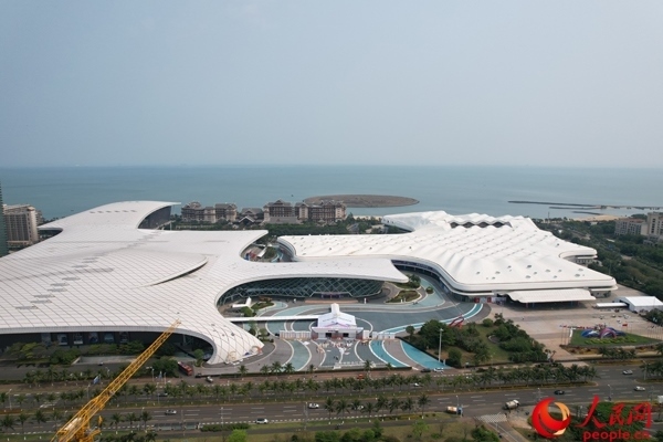 航拍第四屆消博會(huì)主會(huì)場(chǎng)。人民網(wǎng)記者 孟凡盛攝