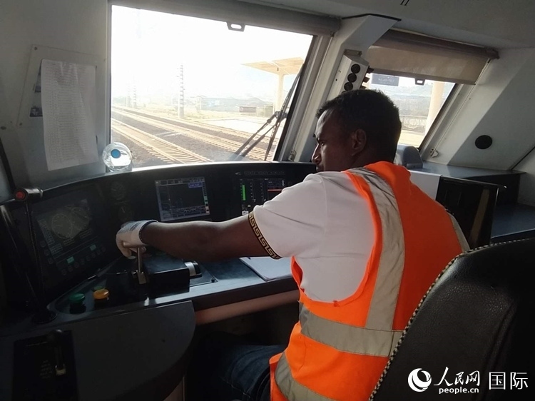 火車(chē)司機(jī)索博卡。人民網(wǎng)記者 黃培昭攝