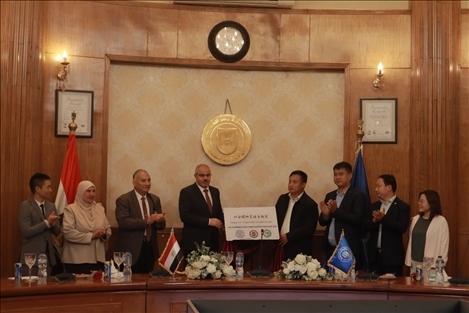 蘇伊士運河大學語音教室正式揭牌。蘇伊士運河大學孔子學院供圖