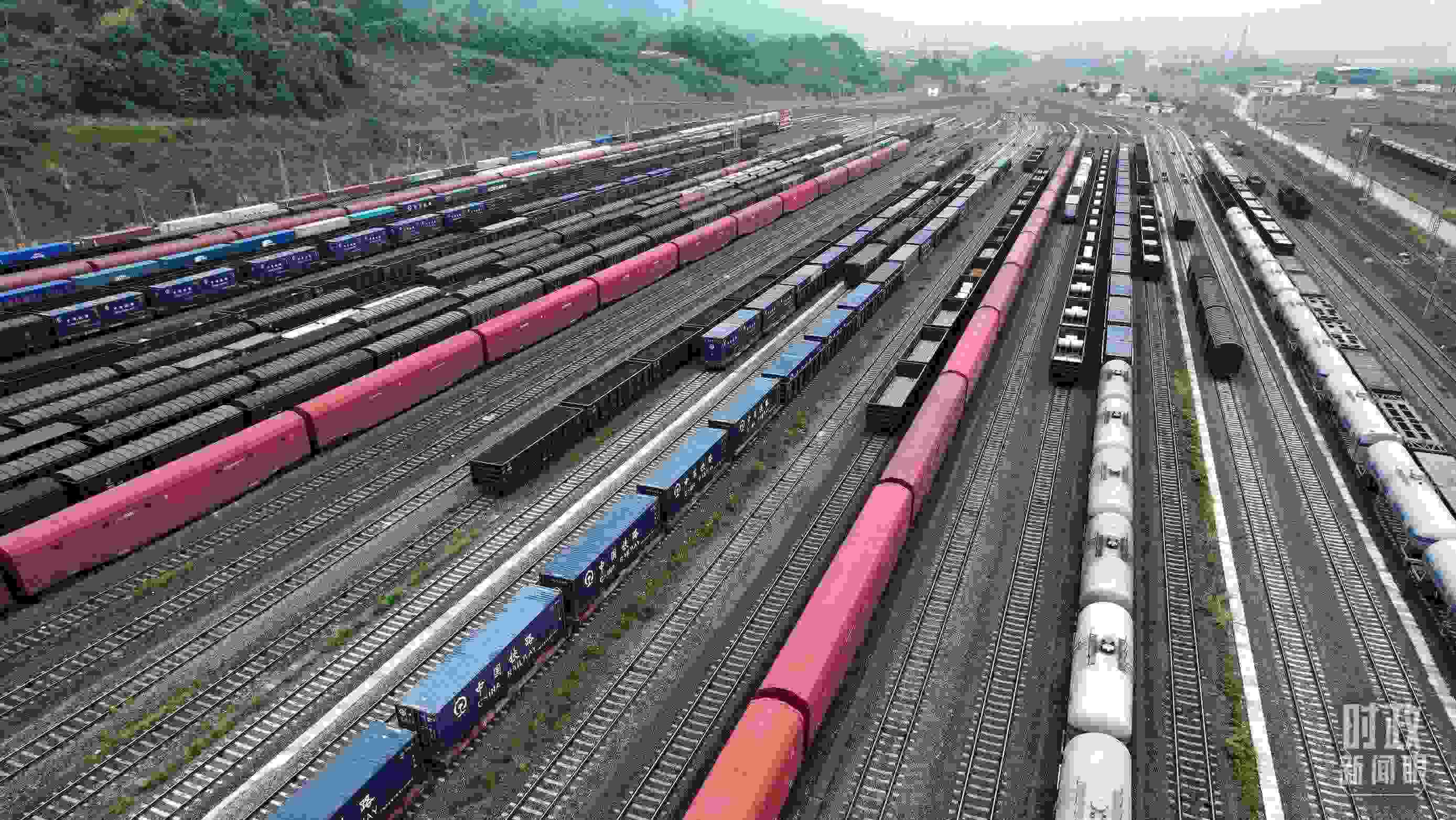 △重慶國際物流樞紐園區(qū)。（總臺央視記者范凱拍攝）