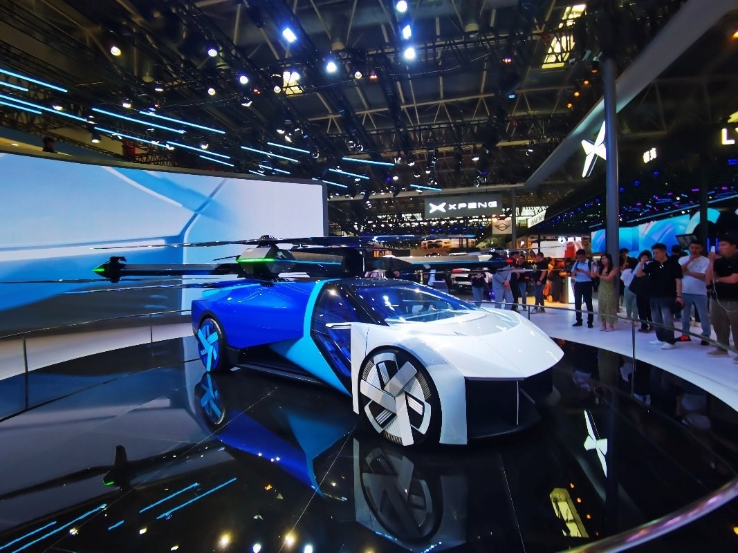 陸空一體式飛行汽車。人民網(wǎng)記者栗翹楚攝