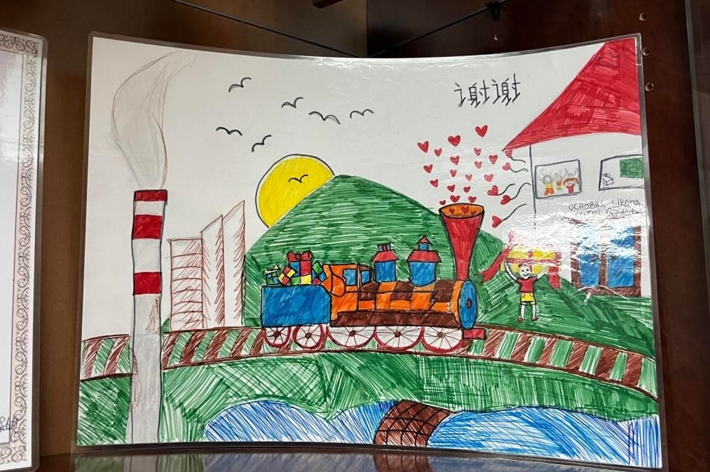 當(dāng)?shù)匦W(xué)生畫筆下的斯梅戴雷沃鋼廠。