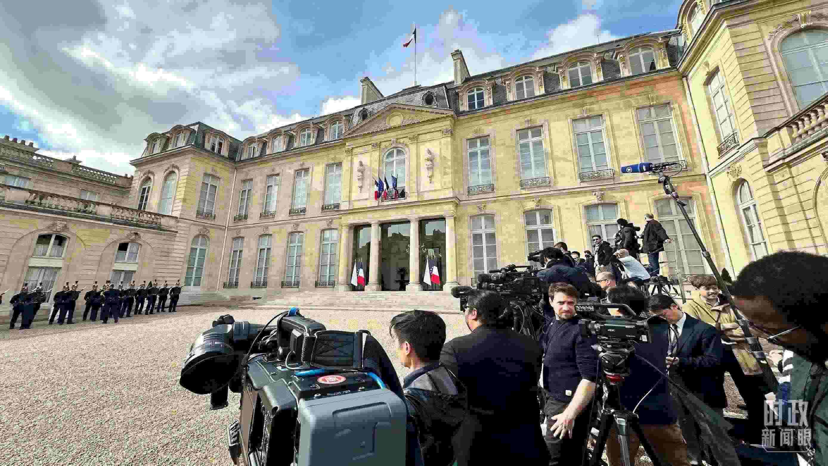 △愛(ài)麗舍宮。（總臺(tái)央視記者關(guān)舟拍攝）