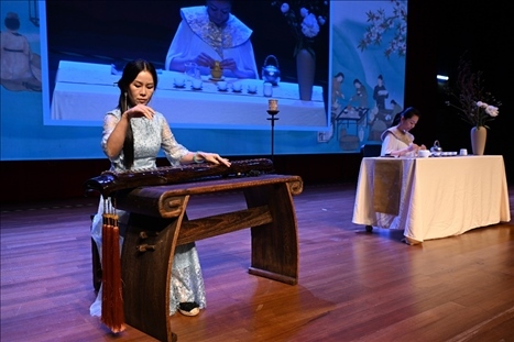活動(dòng)現(xiàn)場茶藝古琴表演。新加坡中國文化中心供圖