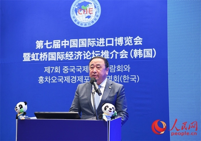 中國國際進(jìn)口博覽局黨委書記、副局長(zhǎng)孫成海致辭。 人民網(wǎng) 程安康攝