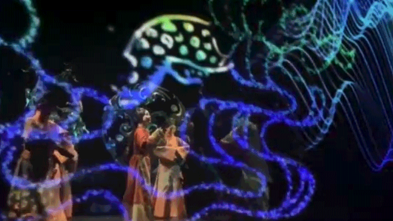 馬王堆復(fù)原動(dòng)態(tài)展《一念·辛追夢(mèng)》以多媒體視覺(jué)影像，為觀眾提供沉浸式視聽(tīng)感受。