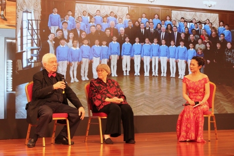 3、費(fèi)城交響樂團(tuán)小提琴手戴維·布斯講述自己與中國50多年的友好故事。 伊莎貝爾·羅德里格斯攝