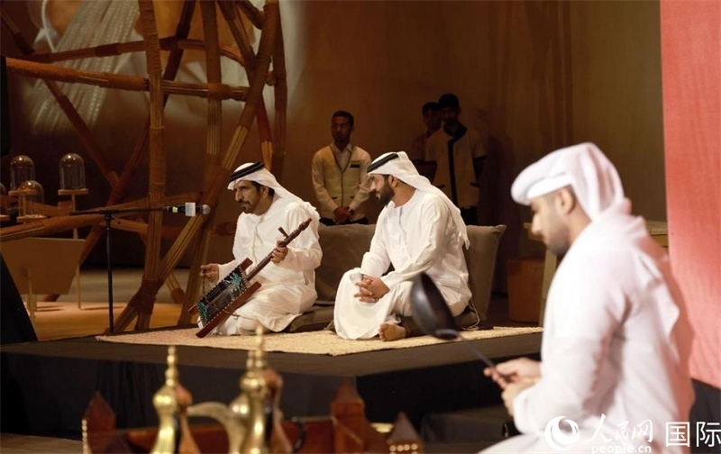 阿拉伯咖啡演示和當(dāng)?shù)匚幕硌?。人民網(wǎng)記者 管克江攝