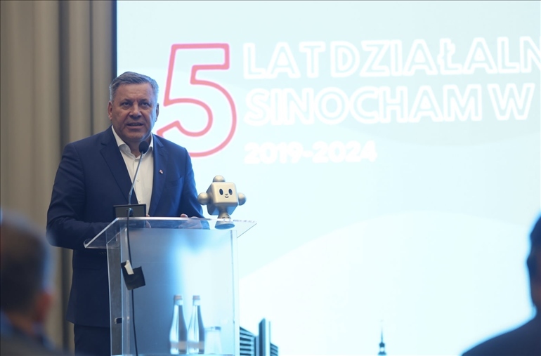 波蘭前副總理比霍琴斯基致辭。