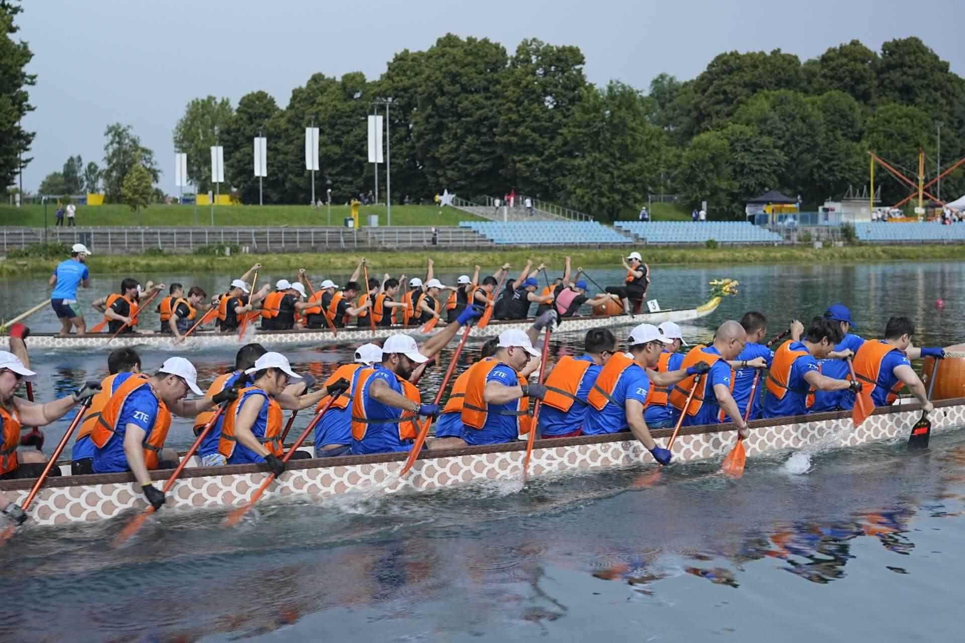 爭(zhēng)渡、爭(zhēng)渡，選手們你爭(zhēng)我奪，奮勇爭(zhēng)先。主辦方供圖