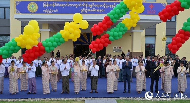 嘉賓共同為項目竣工剪彩。人民網(wǎng)記者 謝佳君攝