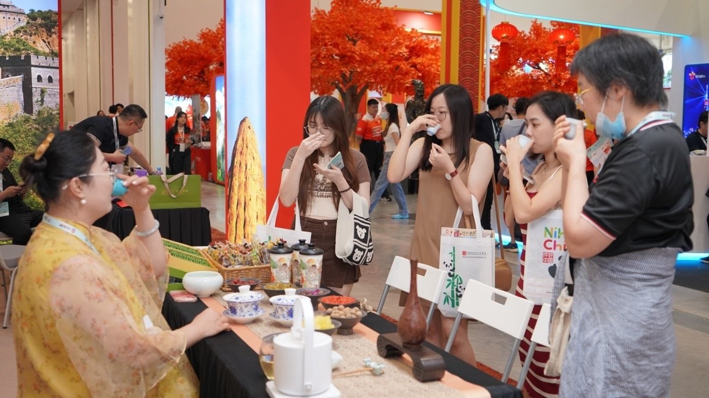 寧夏非遺八寶茶互動(dòng)展示。 吉隆坡中國文化中心供圖