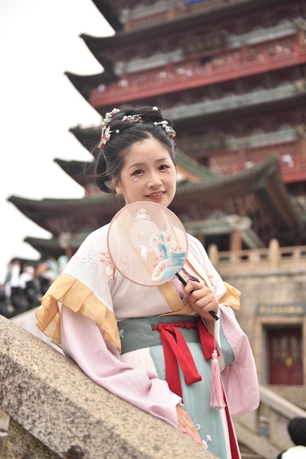 南昌滕王閣“古風(fēng)游”。受訪者供圖