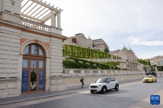 這是7月1日在匈牙利布達(dá)佩斯拍攝的匈牙利作為歐盟輪值主席國舉辦系列活動(dòng)的場地外景。新華社發(fā)（弗爾季·奧蒂洛攝）