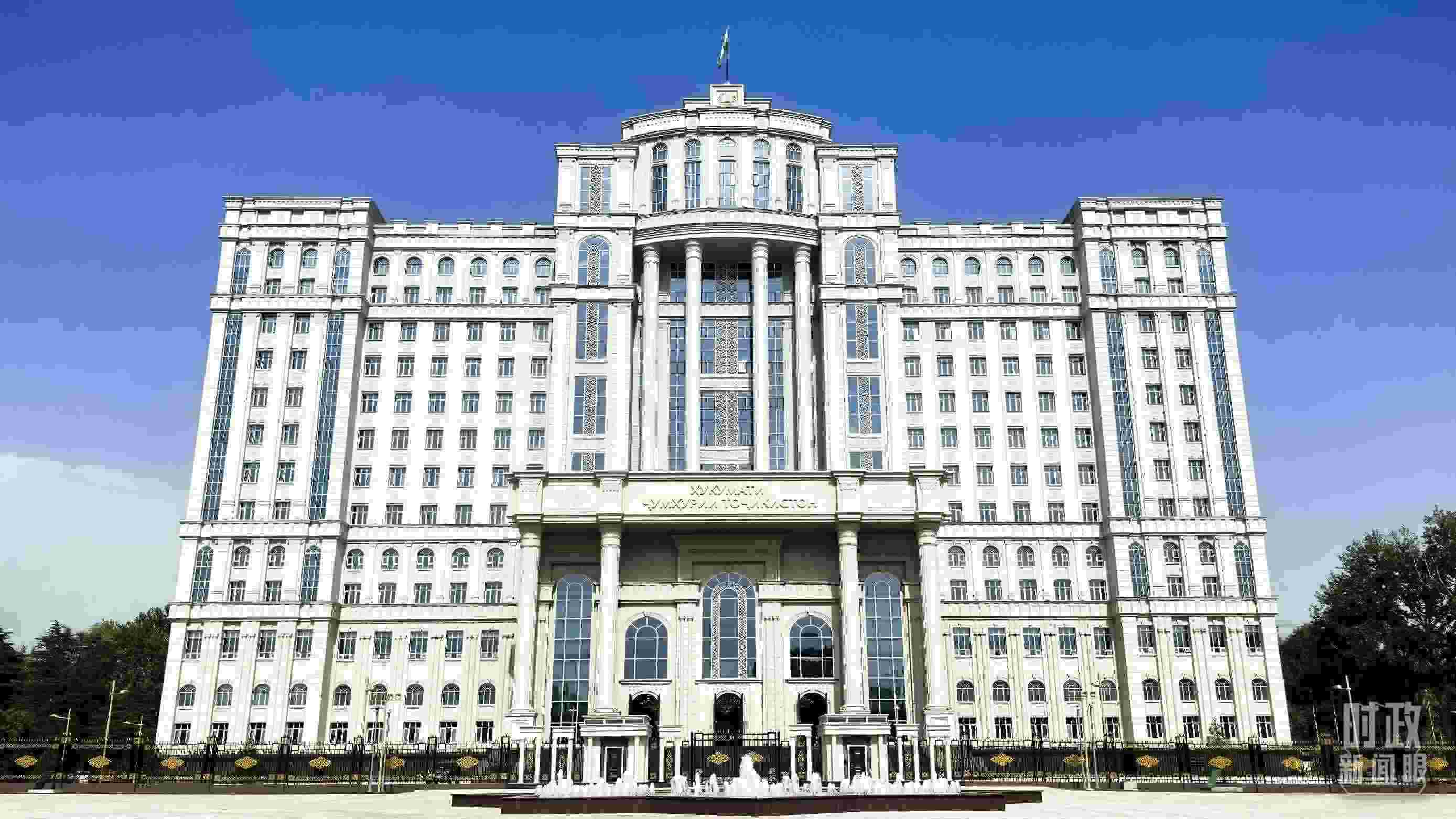 △中方援建塔政府大樓。（總臺(tái)央視記者鄂介甫拍攝）