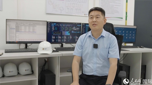 哈薩克斯坦能源投資公司副總經(jīng)理、總工程師張亮在接受人民網(wǎng)記者采訪。 人民網(wǎng)記者 葛泰佚攝