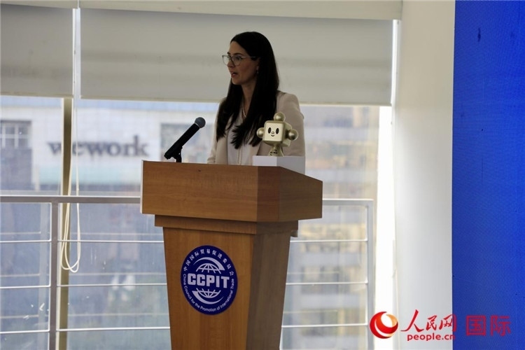 墨西哥外貿(mào)、投資和技術(shù)委員會總經(jīng)理蘇珊娜·杜克發(fā)表講話。人民網(wǎng) 埃內(nèi)斯托·多明戈斯攝