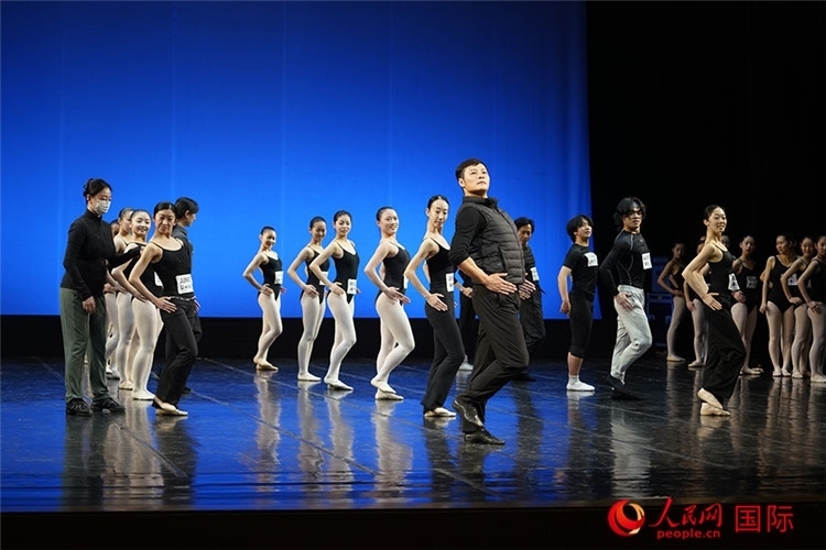 3月26日，松山芭蕾舞團青年代表團成員在中央芭蕾舞團交流學習。人民網記者 張麗婭攝