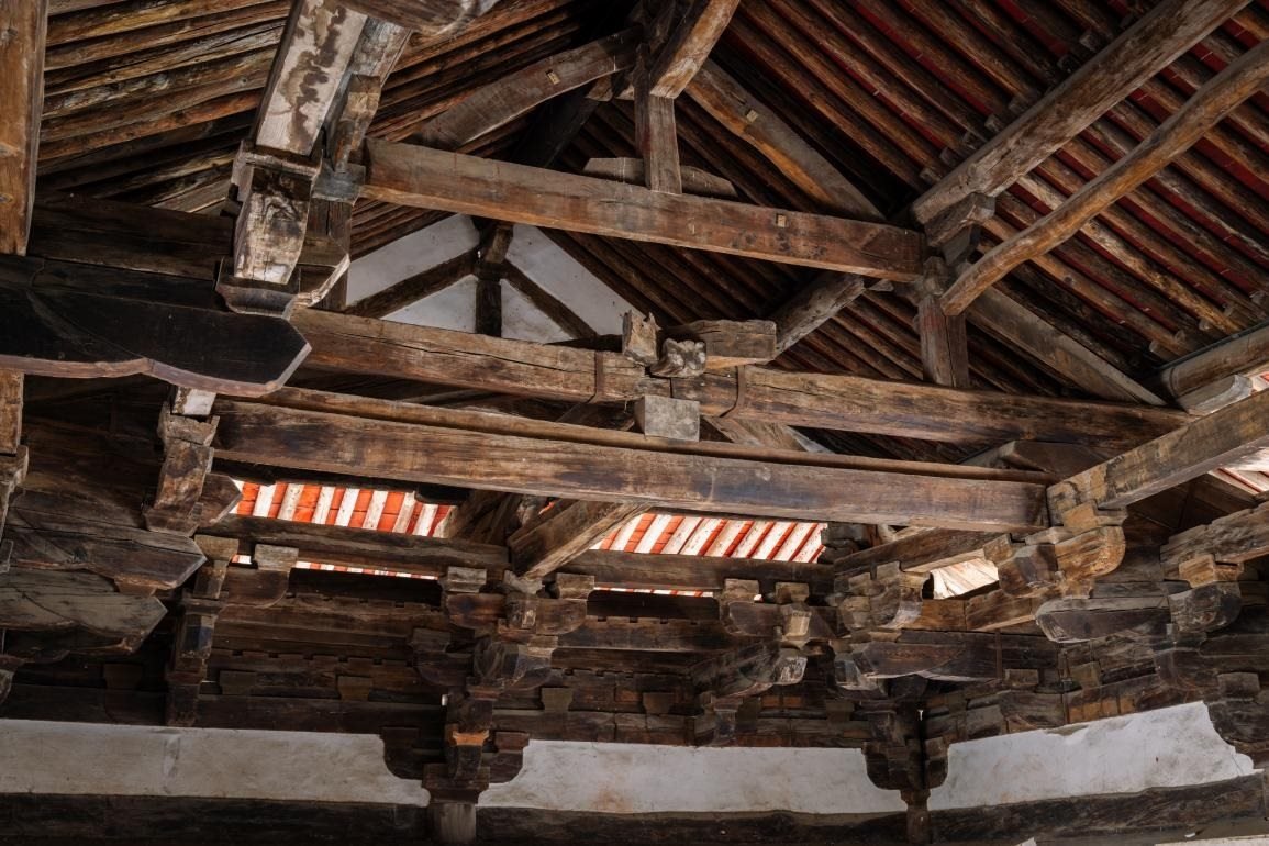 崇明寺特殊的木質(zhì)“斷梁”結(jié)構(gòu)。蘇唐詩攝