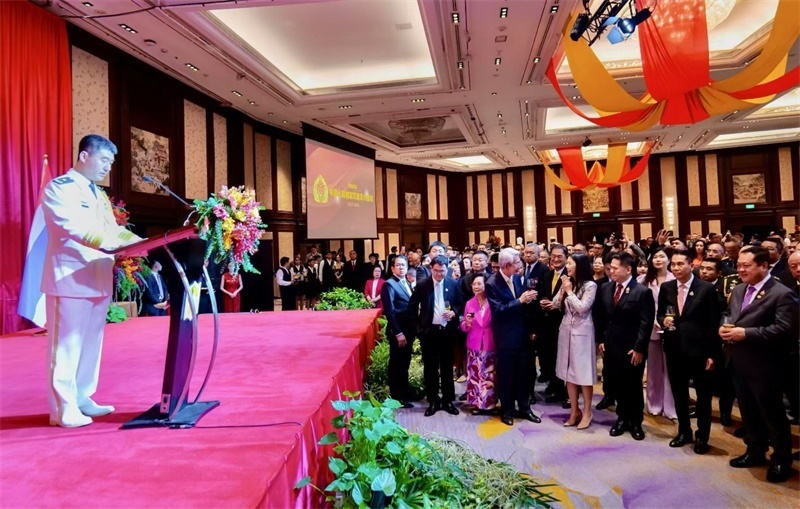 以上圖片均由使館提供，內(nèi)容說(shuō)明：駐泰使館舉行慶祝建軍97周年招待會(huì)現(xiàn)場(chǎng)。