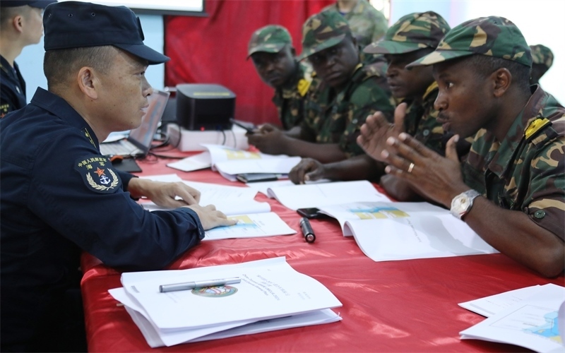 聯(lián)合導(dǎo)演部磋商。崔曉洋攝