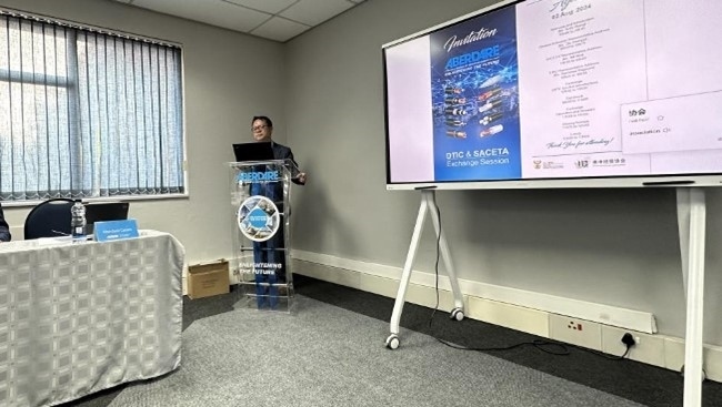 中國駐南非大使館參贊邱忠義致辭。南中經(jīng)貿(mào)協(xié)會(huì)供圖