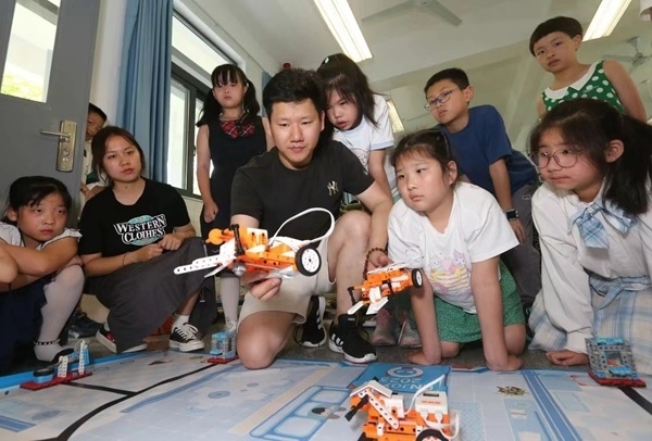 暑托班智能小車課。