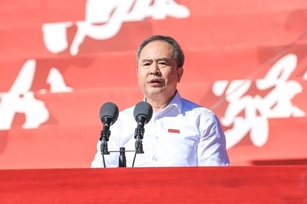 中國科學院院士、大連理工大學校長賈振元在2024級新生開學典禮上致辭。校方供圖