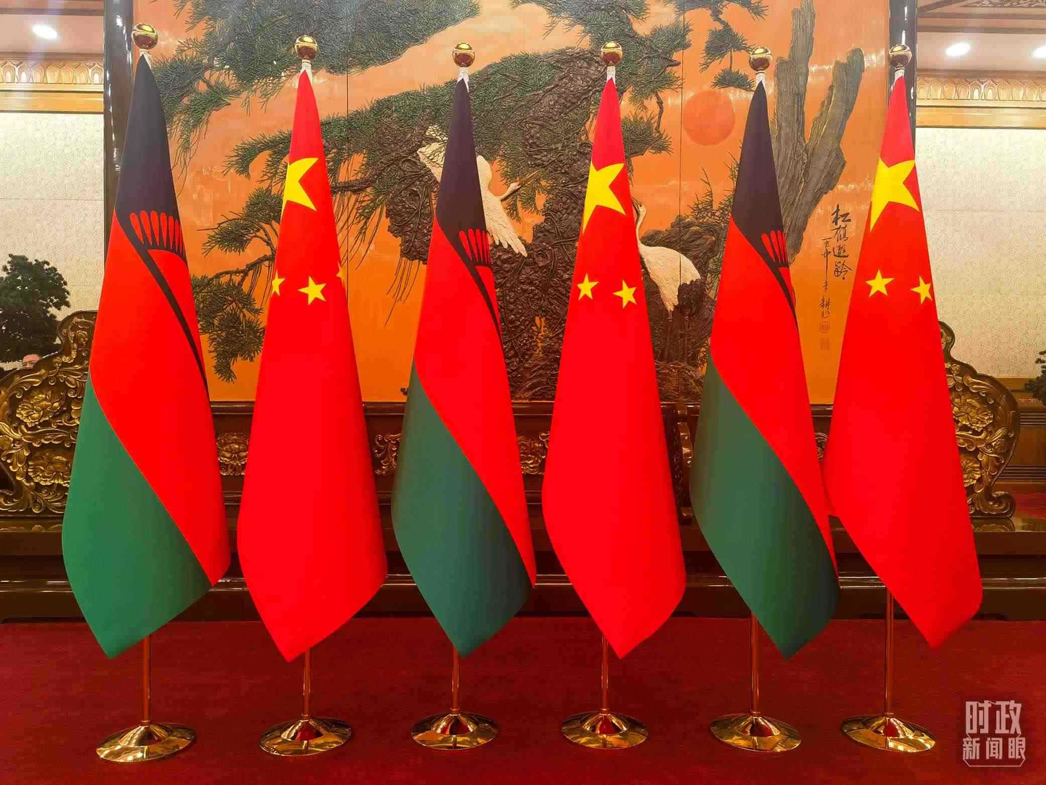 △中國和馬拉維國旗。（總臺央視記者陳曦拍攝）