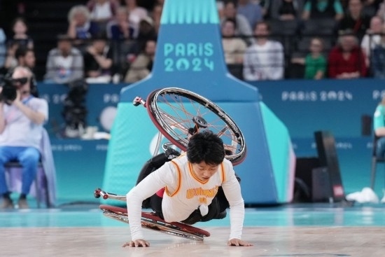 巴黎殘奧會｜“撞車、摔倒，我們都習慣了”
