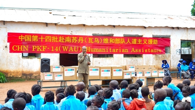 當(dāng)?shù)卣砀屑ぶ袊俦?。王軍杰攝