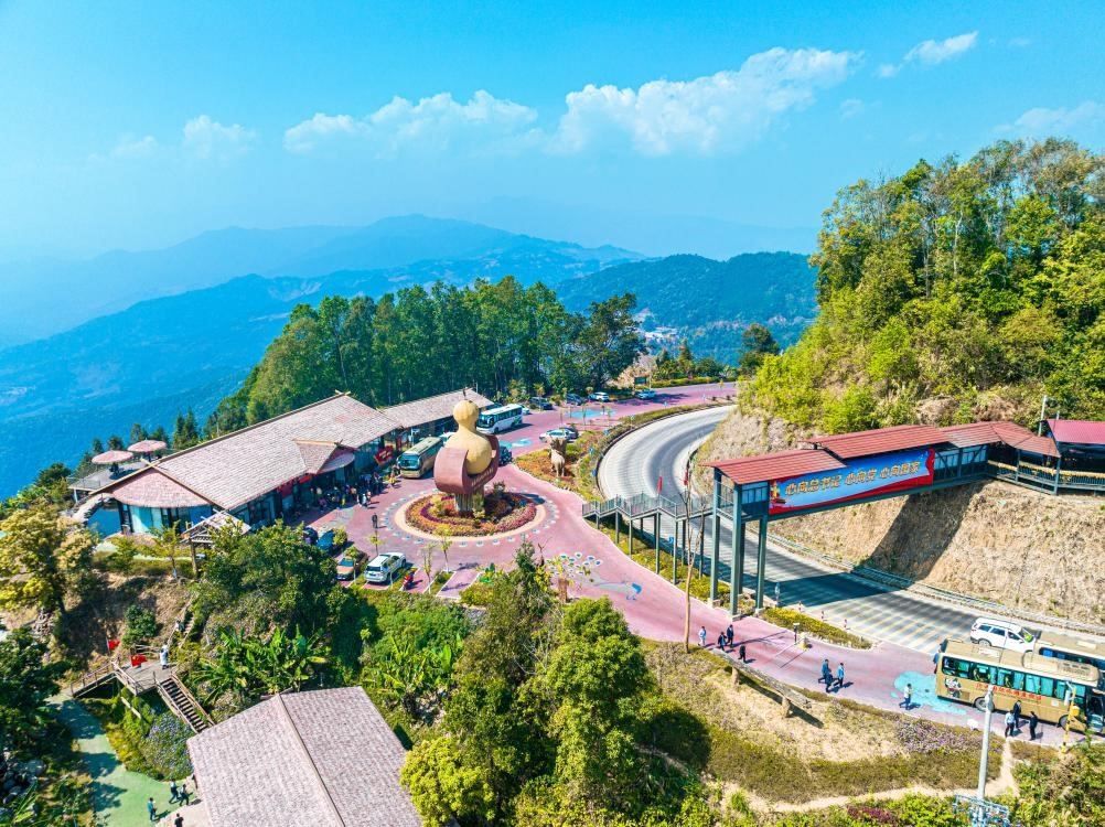 這是位于班洪鄉(xiāng)班洪村下班壩自然村的葫蘆王地AAAA級景區(qū)游客服務(wù)中心。（滄源縣融媒體中心供圖）