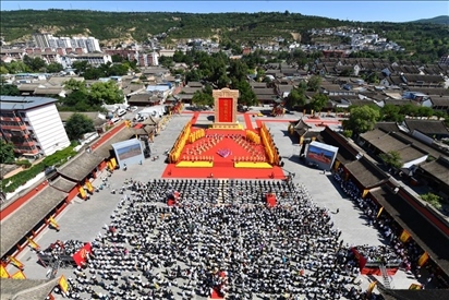 公祭伏羲大典現(xiàn)場(chǎng)。新華社發(fā)（周文濤 攝）