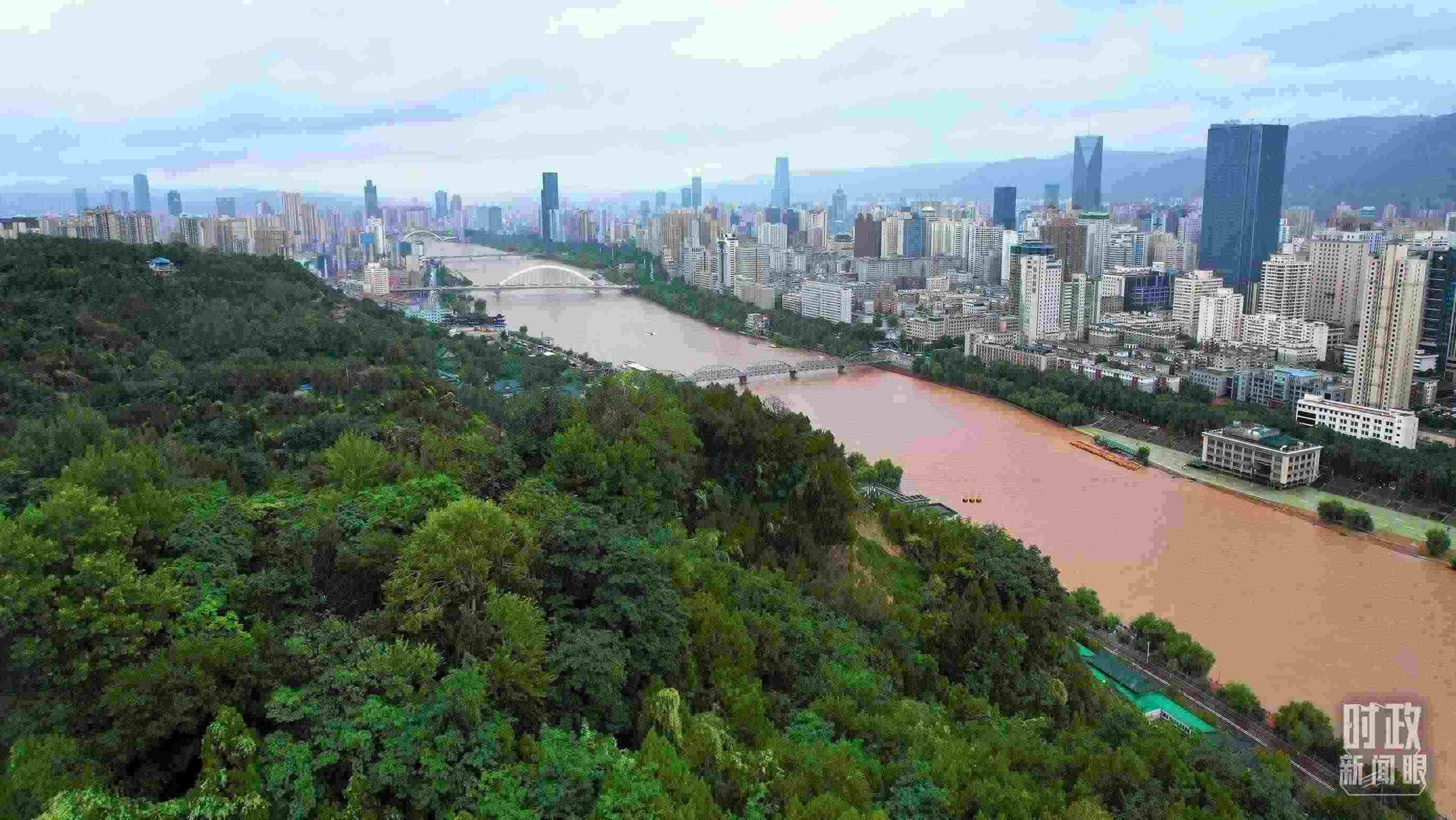 △黃河蘭州段。（總臺(tái)央視記者范凱拍攝）