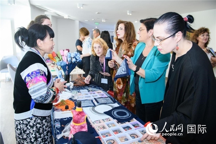 蠟染展示。傅永山攝