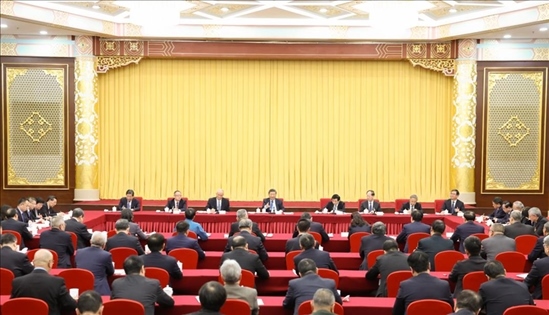 2024年3月6日，中共中央總書記、國家主席、中央軍委主席習(xí)近平看望參加全國政協(xié)十四屆二次會議的民革、科技界、環(huán)境資源界委員，并參加聯(lián)組會，聽取意見和建議。新華社記者 黃敬文 攝