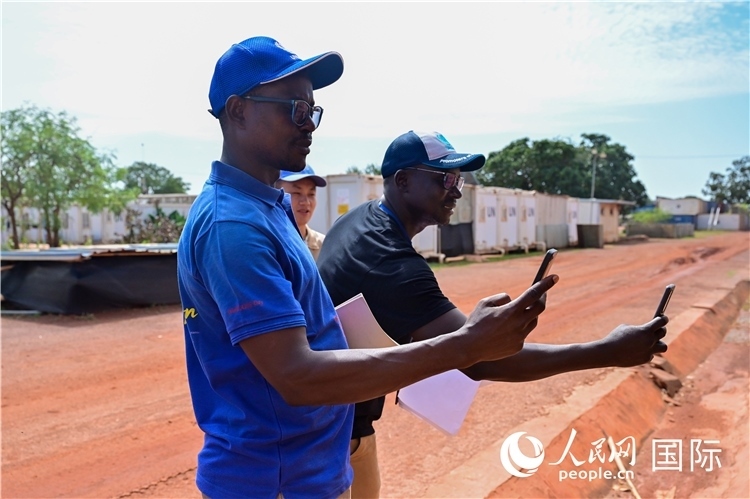 圖6 檢查組拍攝優(yōu)秀做法。謝坤攝