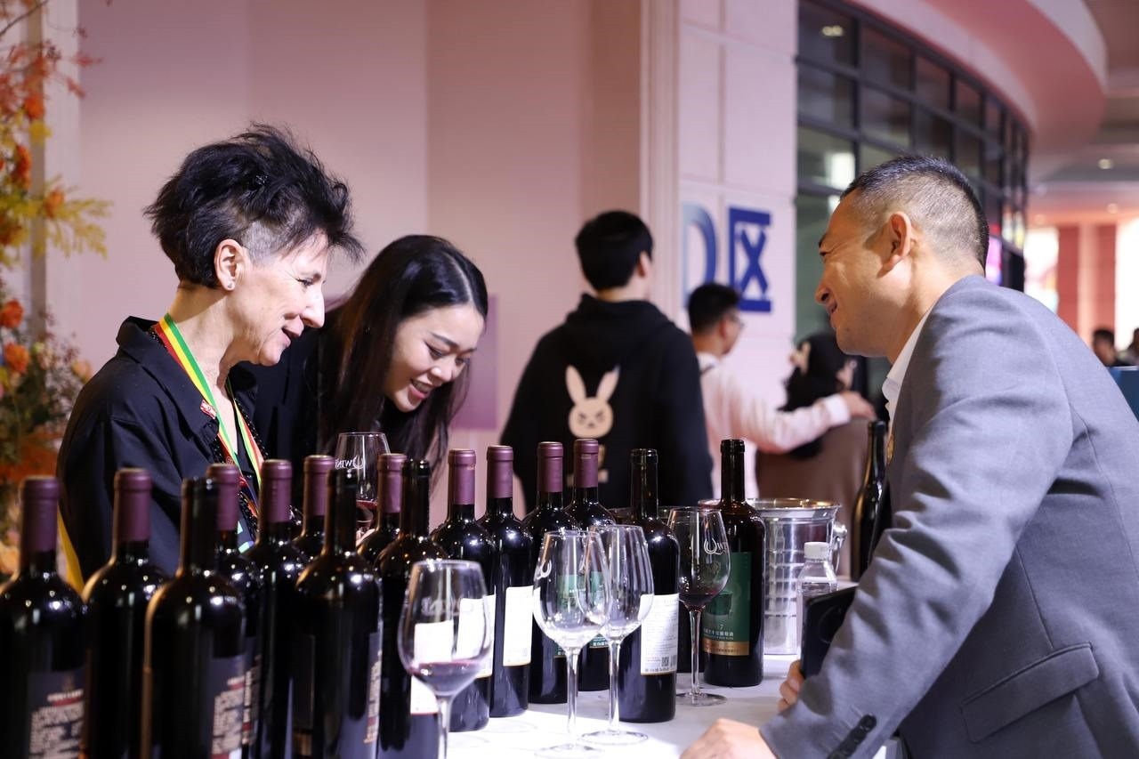 第五屆華僑進(jìn)口商品博覽會(huì)在浙江青田開幕。新華社記者 張曉潔 攝