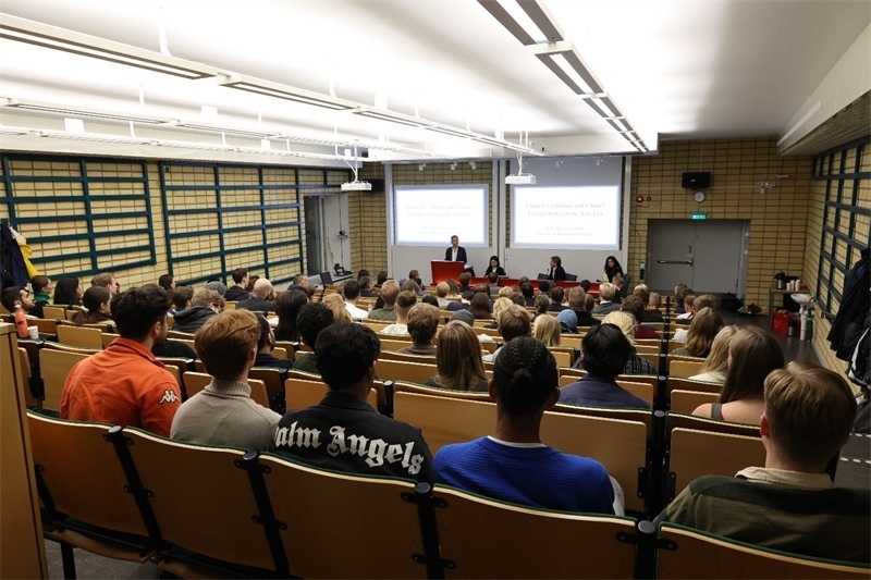 中國(guó)駐瑞典大使崔愛(ài)民訪問(wèn)烏普薩拉大學(xué)并發(fā)表演講。中國(guó)駐瑞典大使館供圖