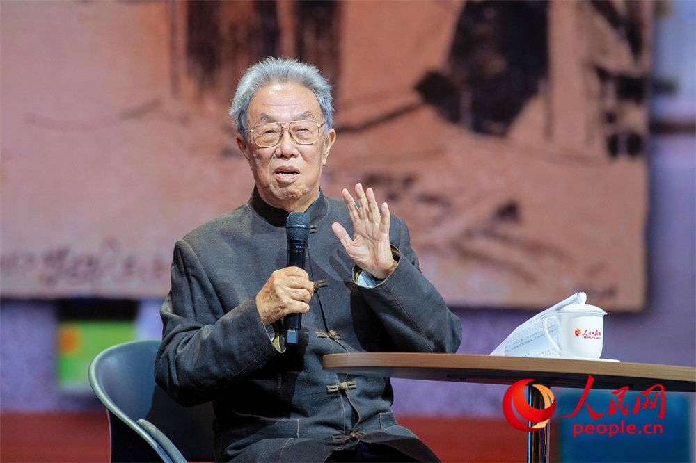 王蒙以《與時代同行 與人民同心》為題演講。人民網記者 翁奇羽攝