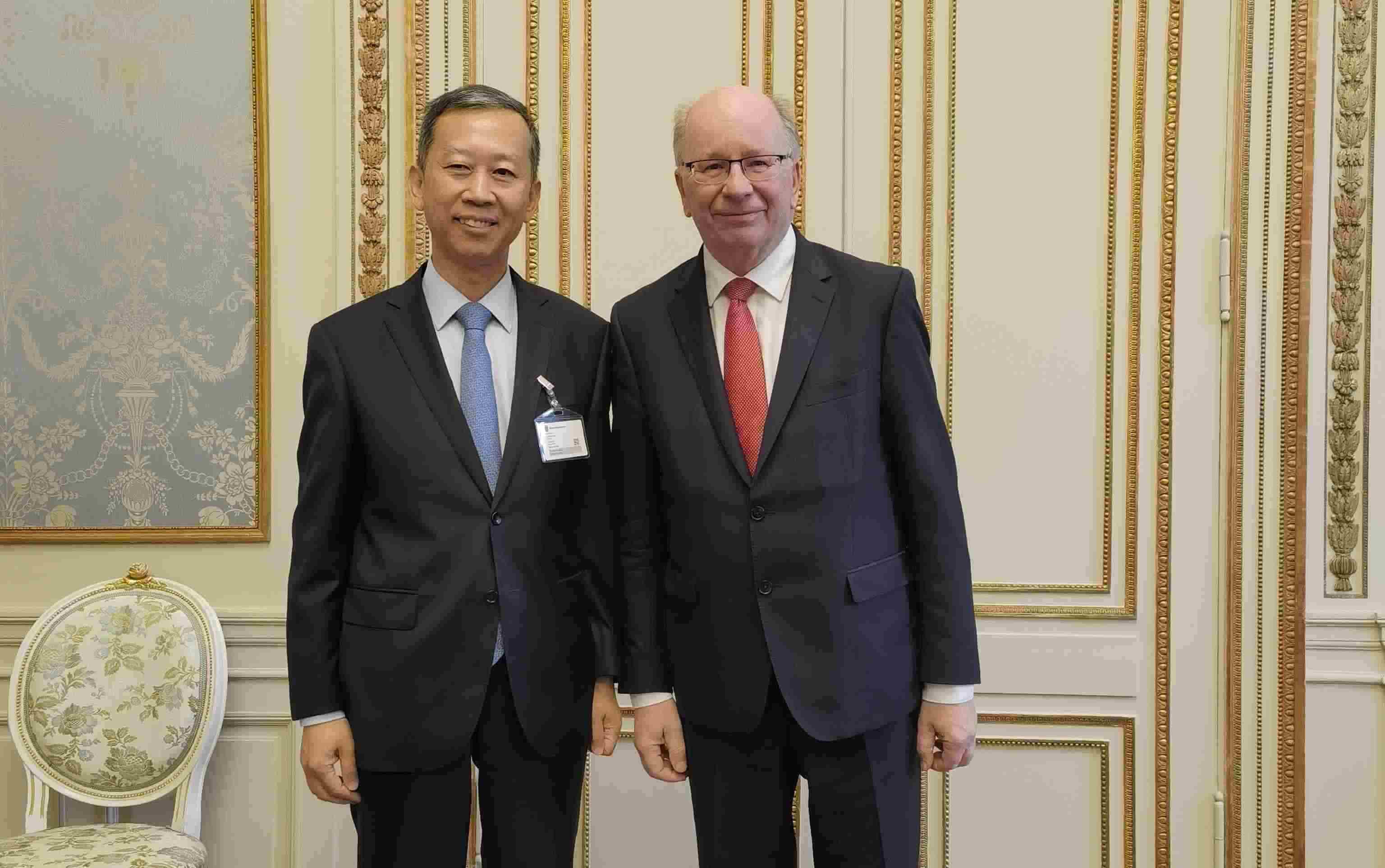 中國駐瑞典大使崔愛民會見瑞典外交國務秘書哈特留斯。 中國駐瑞典大使館供圖