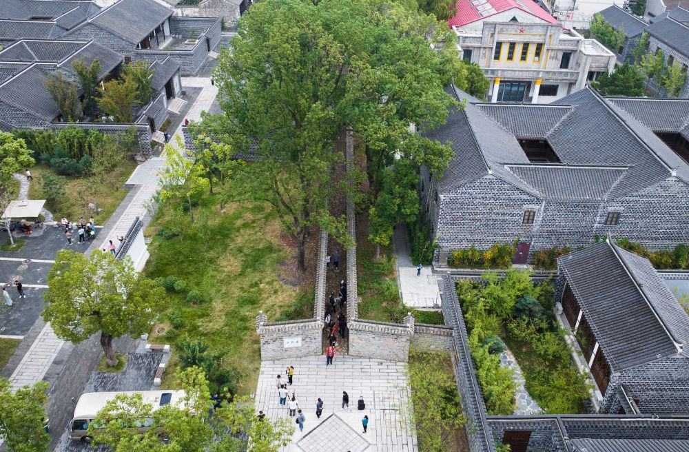 ↑位于安徽省桐城市的六尺巷。