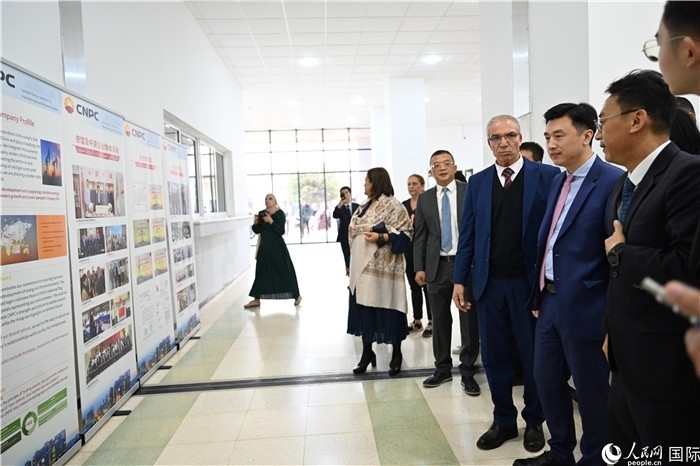 中企向阿爾及利亞大學捐贈電教設備圖片展。人民網記者 郝瑞敏攝