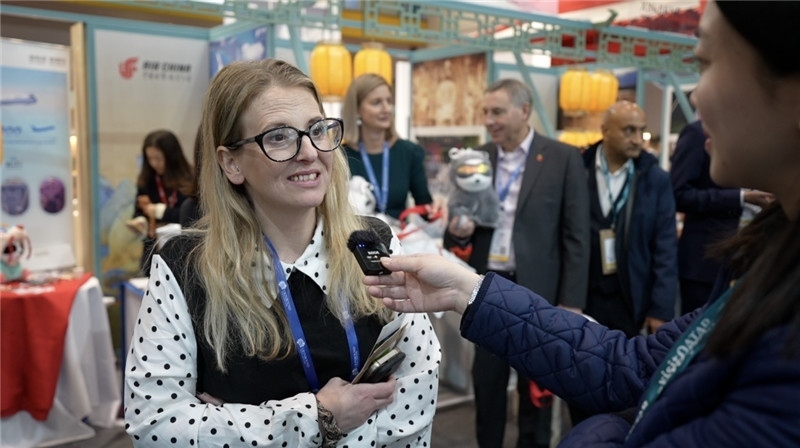 英格蘭約克旅游局局長(zhǎng)薩曼莎·亨特接受采訪。 吳若鳴攝