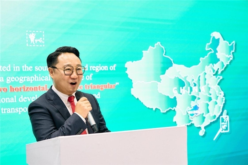 “中國(guó)館”貴州旅游推介會(huì)現(xiàn)場(chǎng)介紹。楊浩鵬